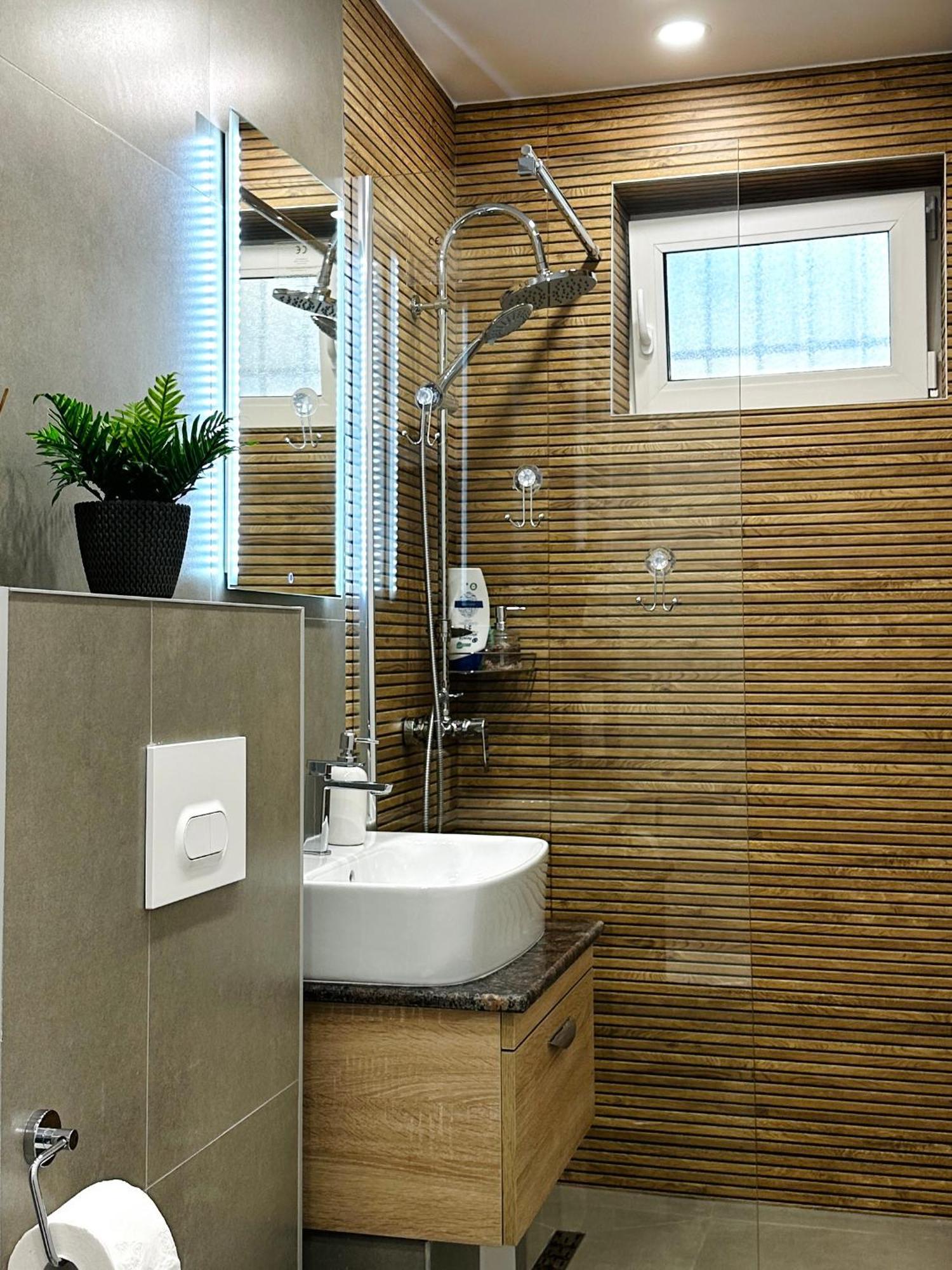 Central Charm Apartment Targu Neamt Exterior foto